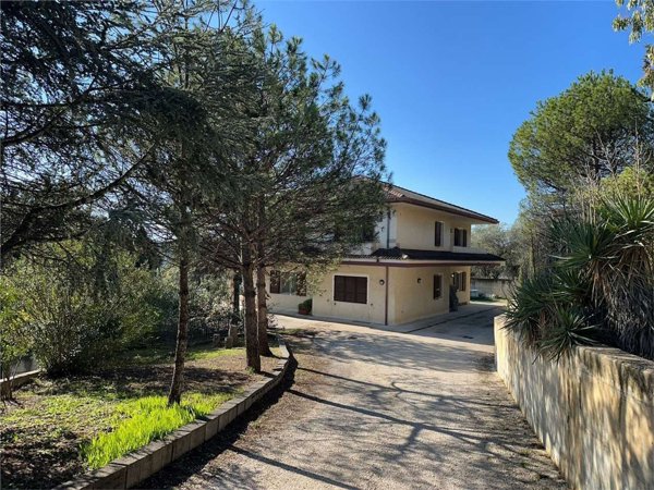 casa indipendente in vendita a Pescara