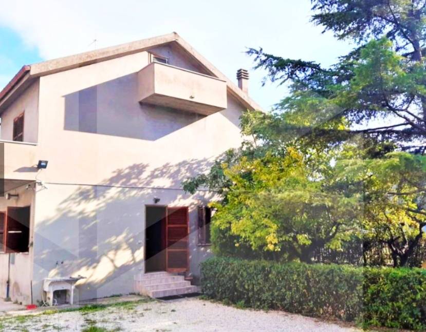 casa indipendente in vendita a Pescara in zona Porta Nuova