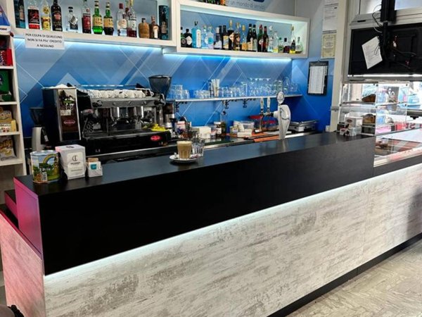 negozio in vendita a Pescara in zona Fontanelle