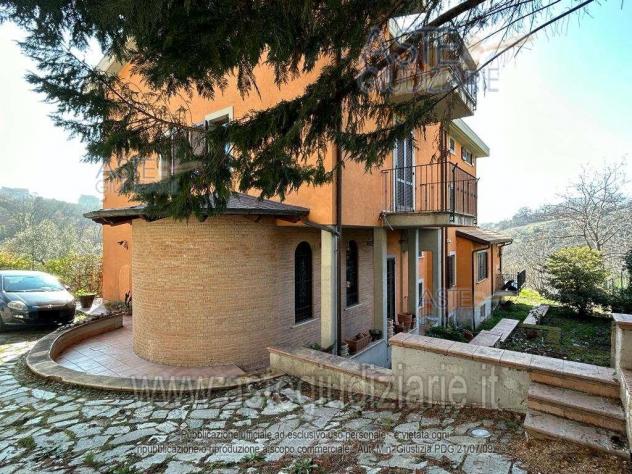 casa indipendente in vendita a Pescara in zona Colle Innamorati