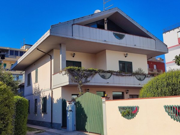 casa indipendente in vendita a Pescara in zona Colle Marino