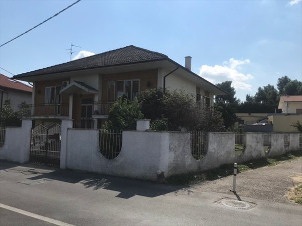 casa indipendente in vendita a Pescara in zona Centro Città