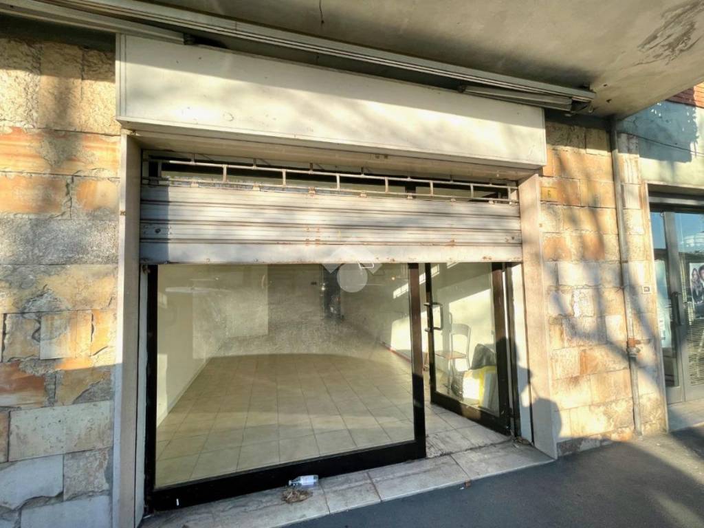 negozio in vendita a Pescara in zona Ospedale