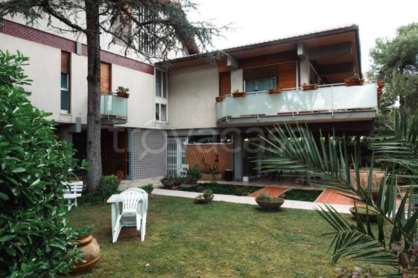 casa indipendente in vendita a Pescara in zona Pineta