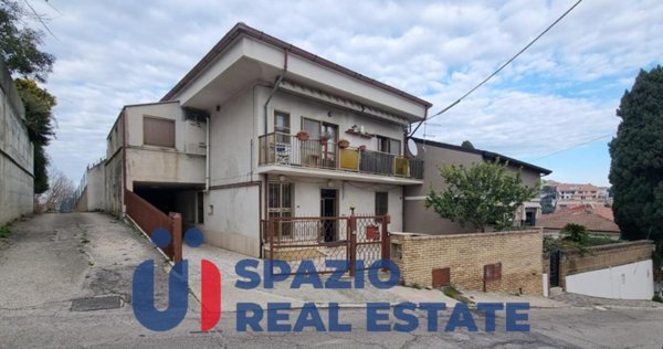 casa indipendente in vendita a Pescara in zona Ospedale