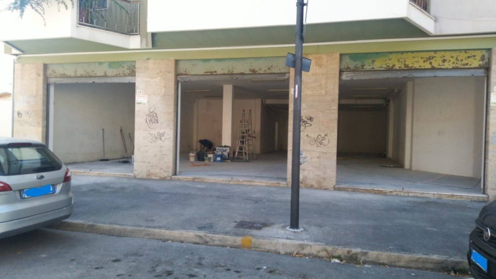 locale di sgombero in vendita a Pescara