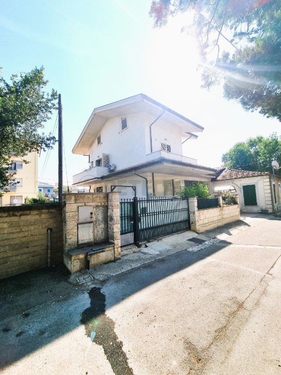 casa indipendente in vendita a Pescara