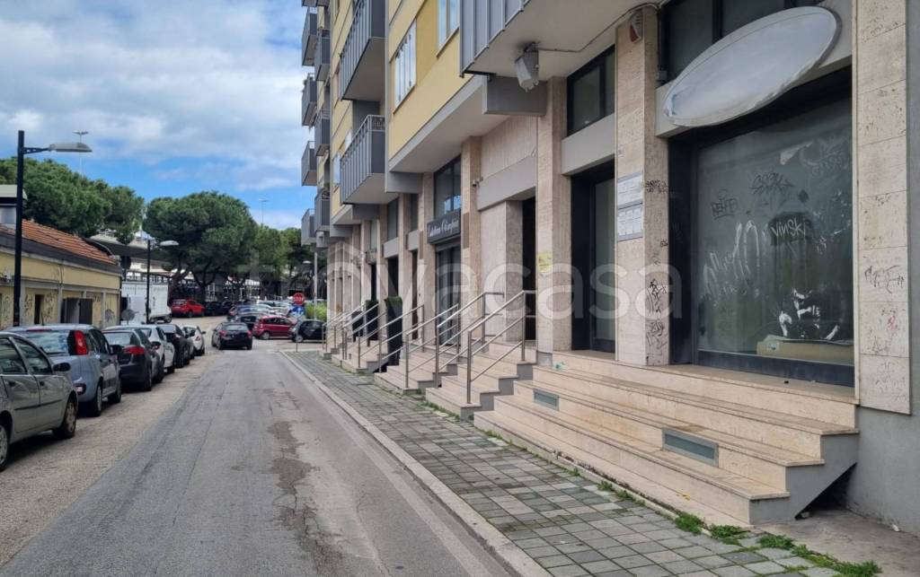ufficio in vendita a Pescara in zona Porta Nuova