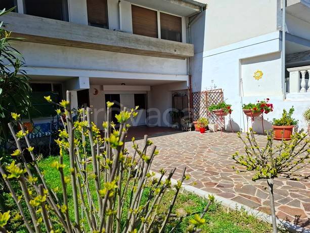 casa indipendente in vendita a Pescara in zona Ospedale
