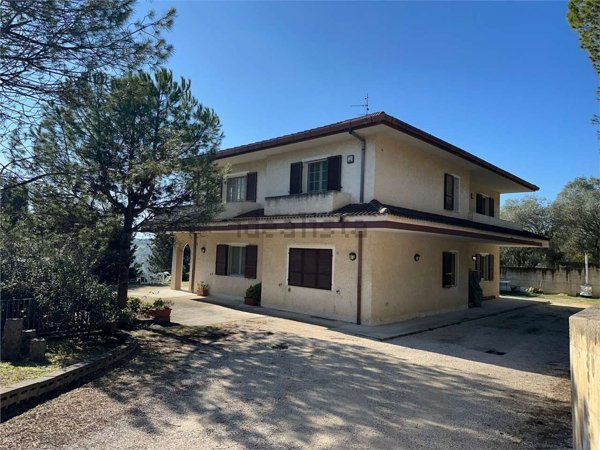 casa indipendente in vendita a Pescara