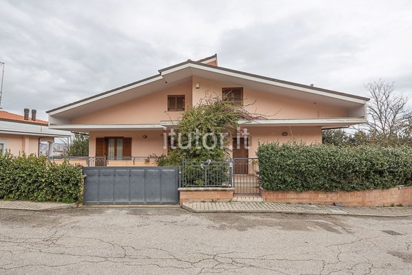 casa indipendente in vendita a Pescara in zona Stadio