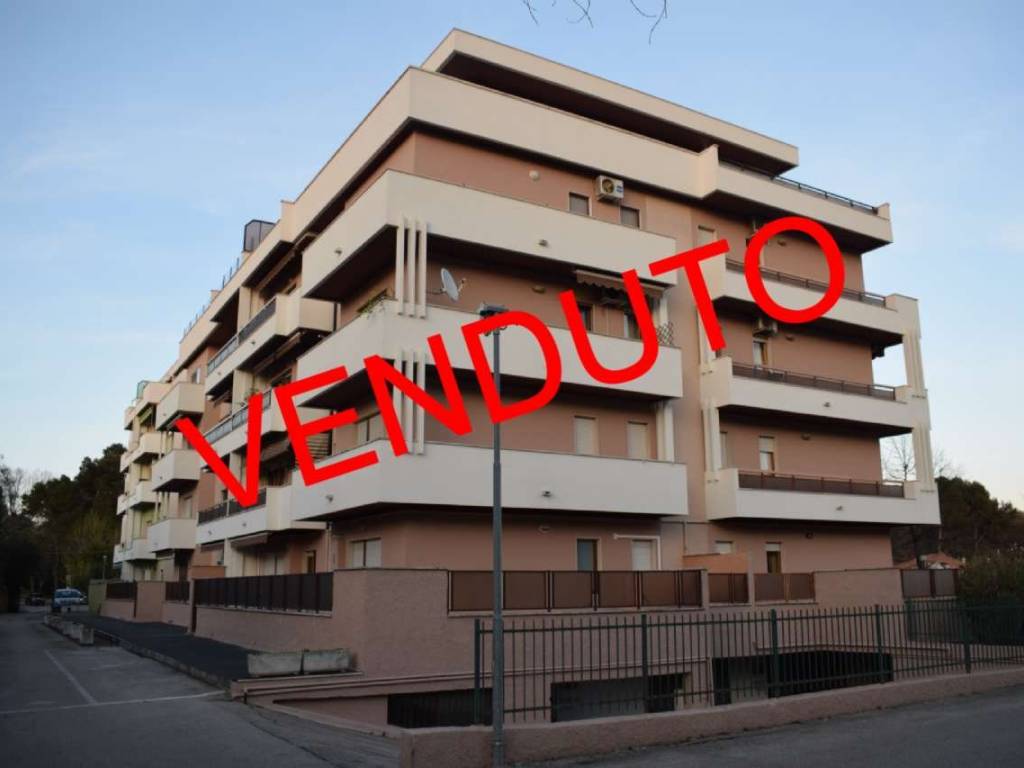 appartamento in vendita a Pescara in zona Pineta