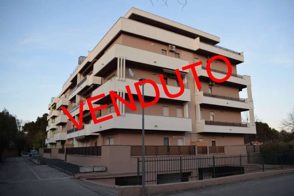 appartamento in vendita a Pescara in zona Pineta