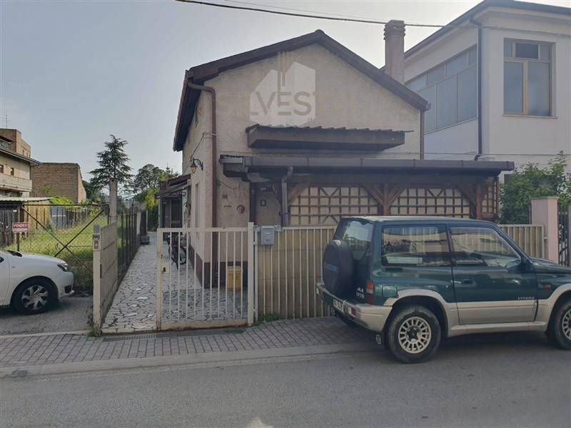 casa indipendente in vendita a Pescara