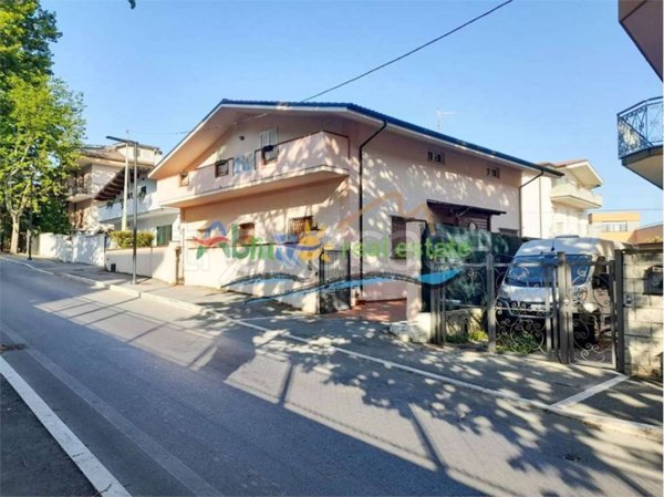 casa indipendente in vendita a Pescara in zona Colle Innamorati