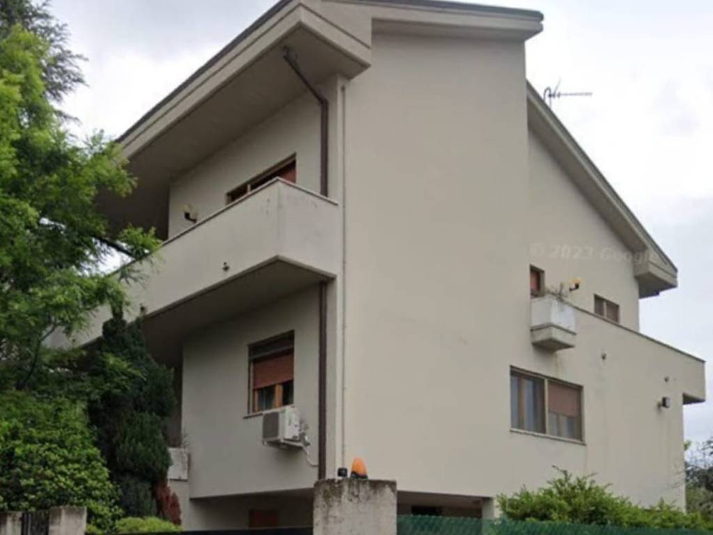 casa indipendente in vendita a Pescara in zona Colle Innamorati