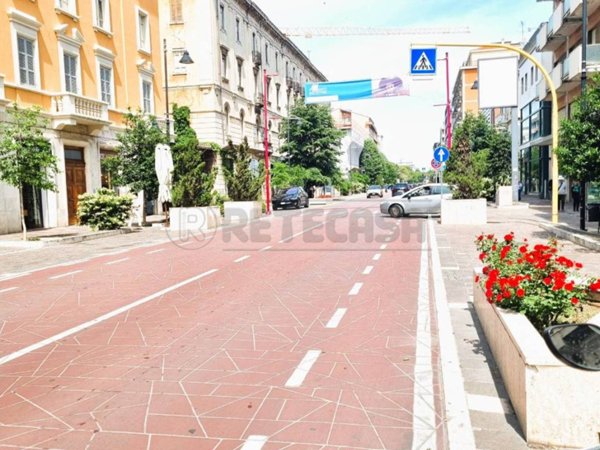 locale commerciale in vendita a Pescara