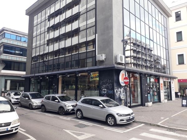trivano in vendita a Pescara in zona Centro Città