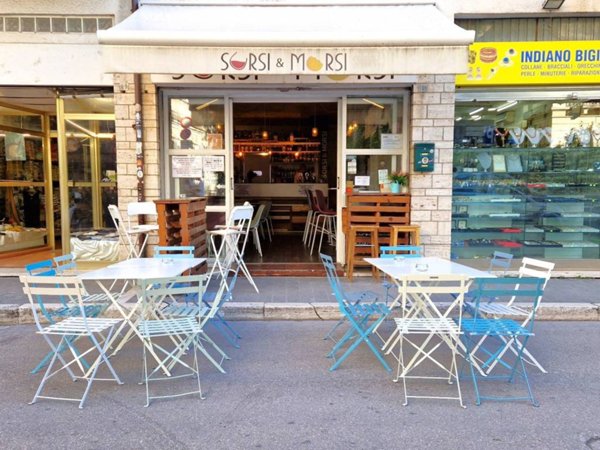 negozio in vendita a Pescara in zona Centro Città