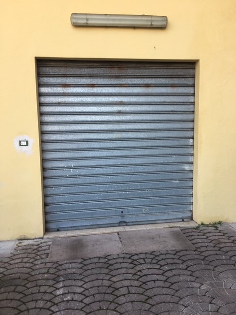locale commerciale in vendita a Pescara