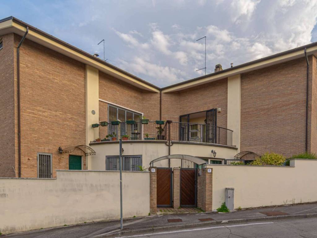casa indipendente in vendita a Pescara in zona Colle Scorrano