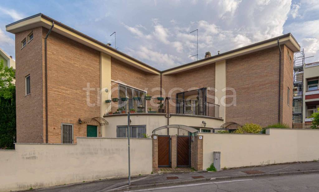 casa indipendente in vendita a Pescara in zona Colle Scorrano