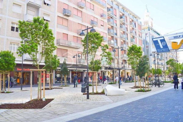 locale commerciale in vendita a Pescara