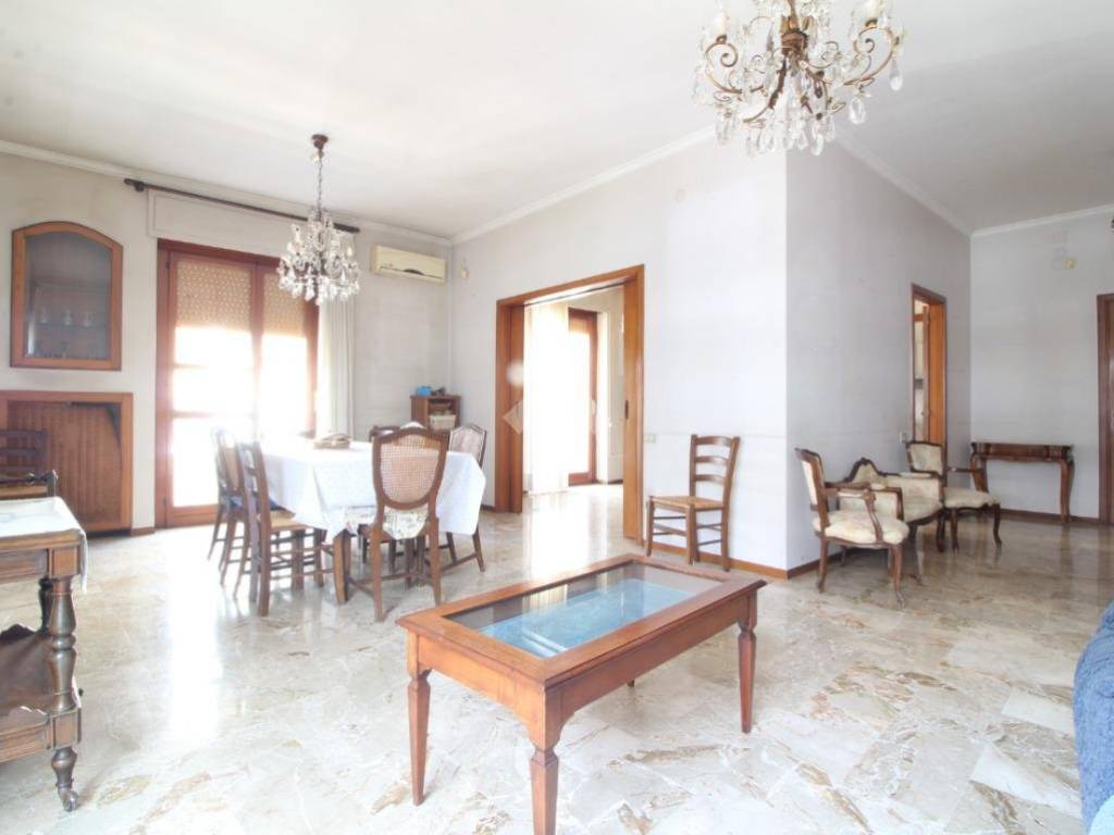 appartamento in vendita a Pescara in zona Centro Città