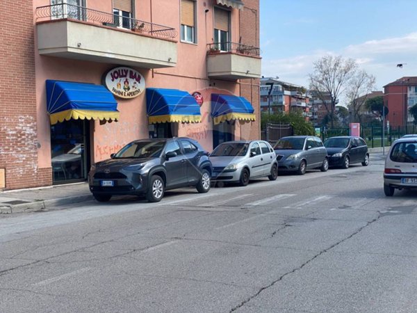 negozio in vendita a Pescara