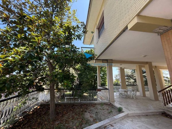 casa indipendente in vendita a Pescara in zona Colle Scorrano