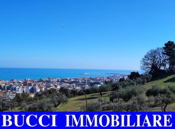 casa indipendente in vendita a Pescara in zona Colle Scorrano