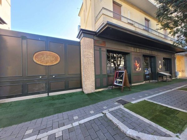 negozio in vendita a Pescara in zona Stadio