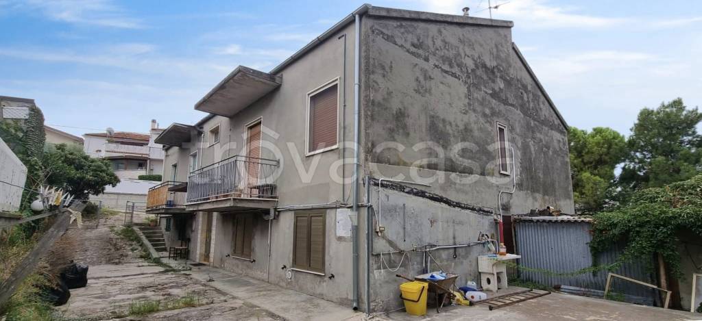 casa indipendente in vendita a Pescara in zona Colle Innamorati