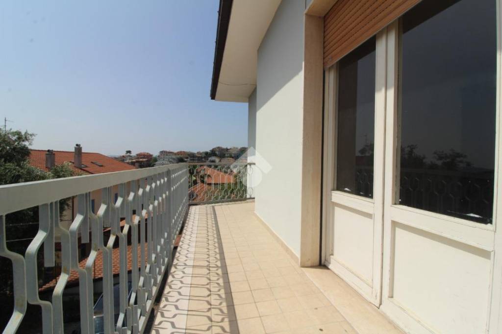 appartamento in vendita a Pescara in zona Colle Scorrano