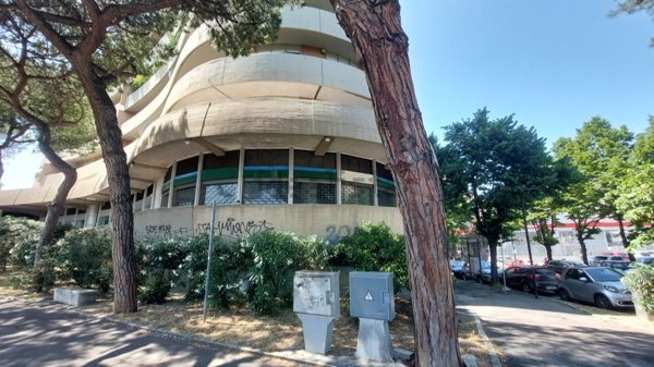 locale commerciale in vendita a Pescara