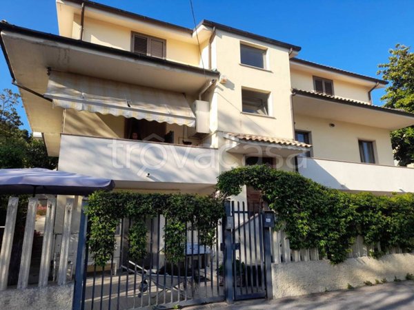 casa indipendente in vendita a Pescara in zona Colle Scorrano