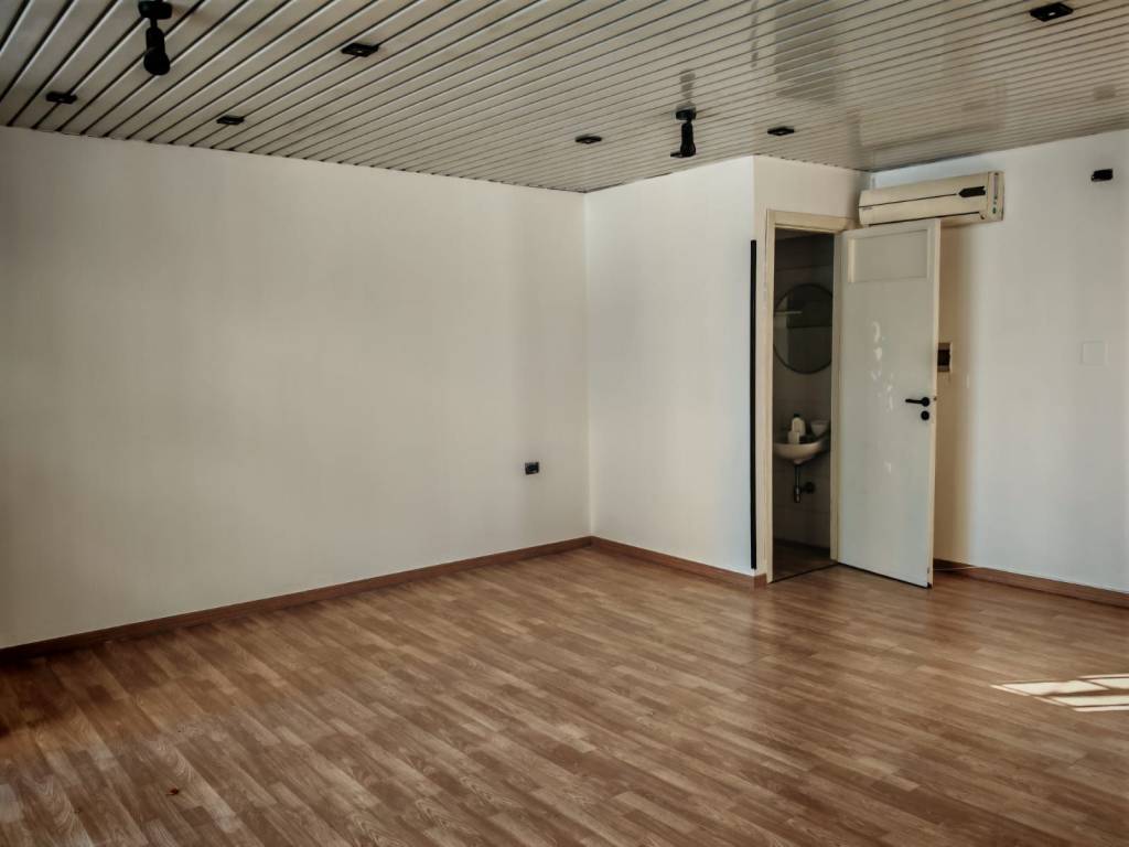 negozio in vendita a Pescara