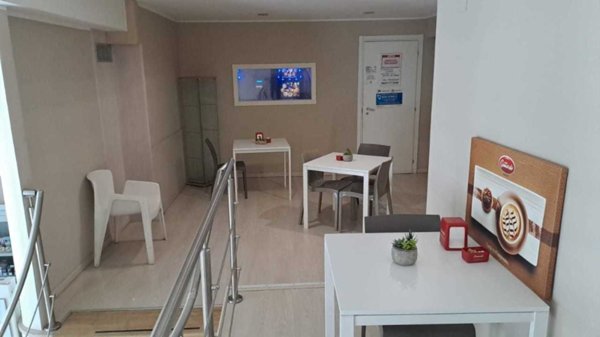 negozio in vendita a Pescara in zona Castellammare
