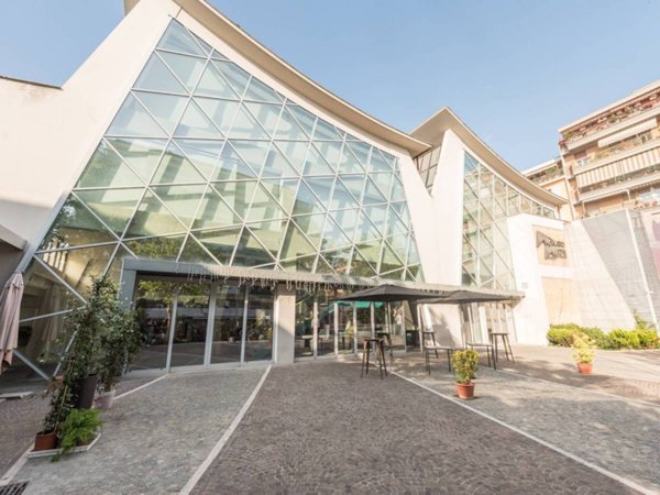 negozio in vendita a Pescara in zona Centro Città