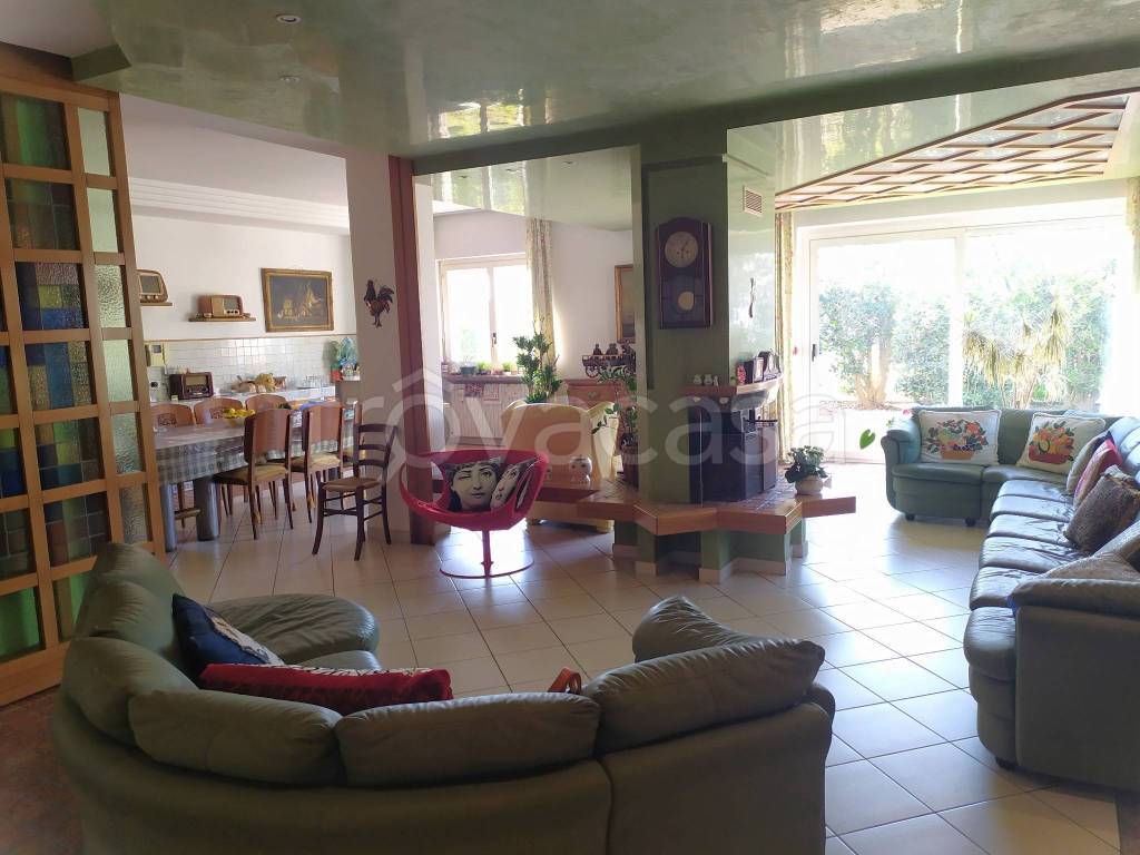 casa indipendente in vendita a Pescara in zona Pineta