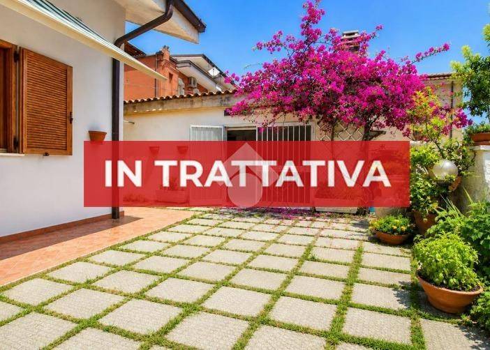 casa indipendente in vendita a Pescara in zona Ospedale