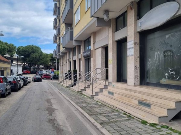 ufficio in vendita a Pescara in zona Porta Nuova