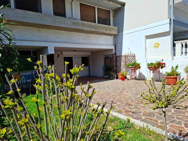 casa indipendente in vendita a Pescara in zona Ospedale