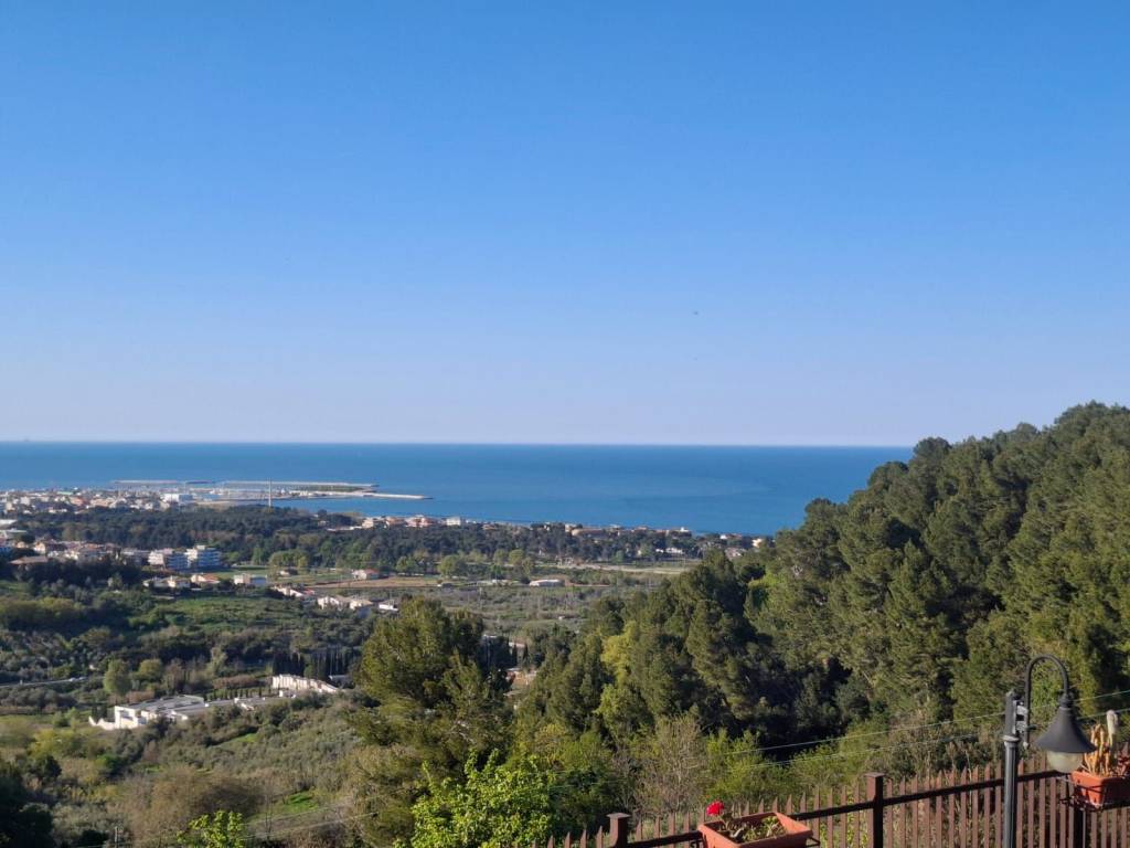 casa indipendente in vendita a Pescara in zona San Silvestro