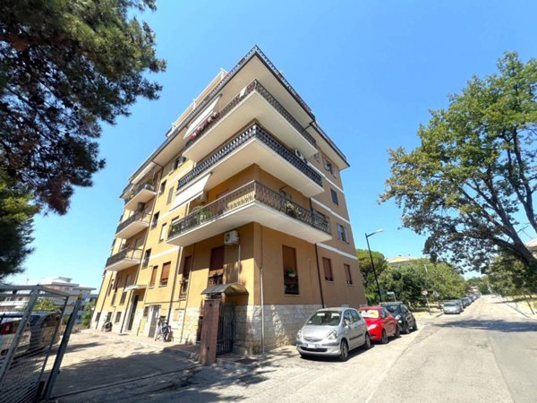 appartamento in vendita a Pescara in zona Centro Città