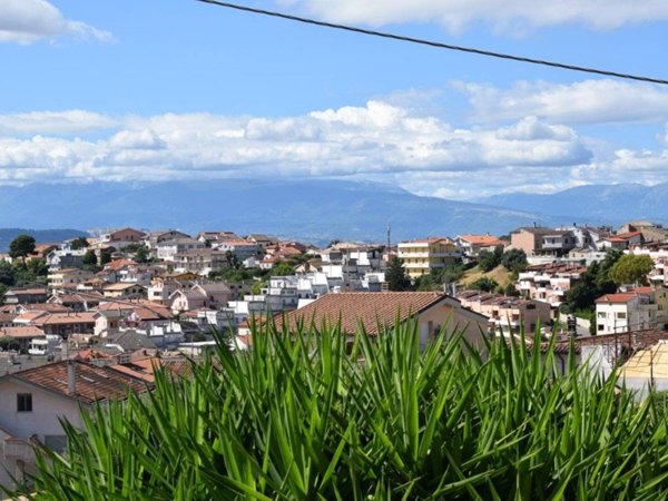 casa indipendente in vendita a Pescara in zona Ospedale