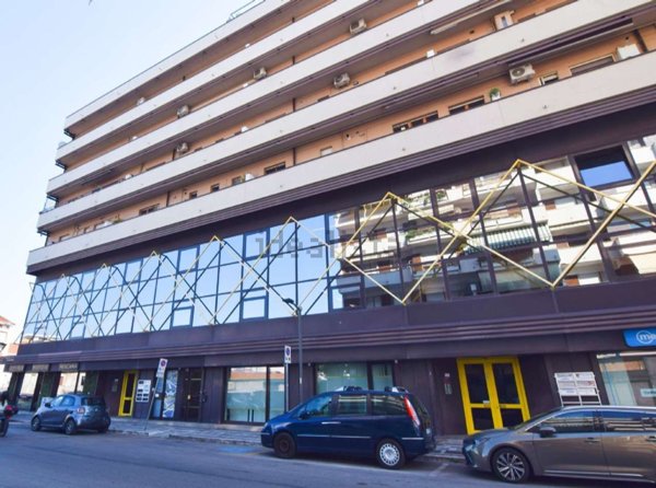 locale commerciale in vendita a Pescara