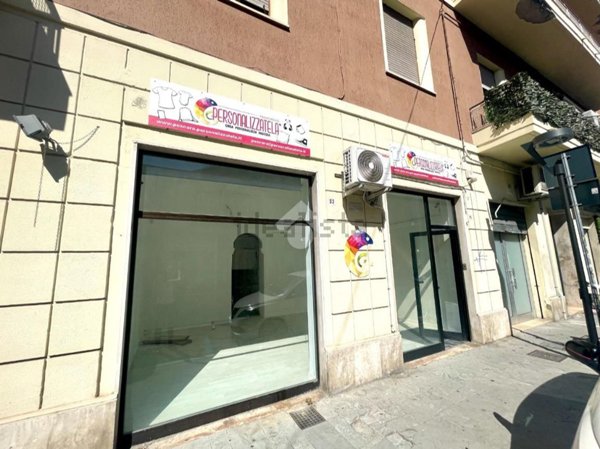 negozio in vendita a Pescara in zona Centro Città