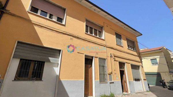 casa indipendente in vendita a Pescara in zona Porta Nuova