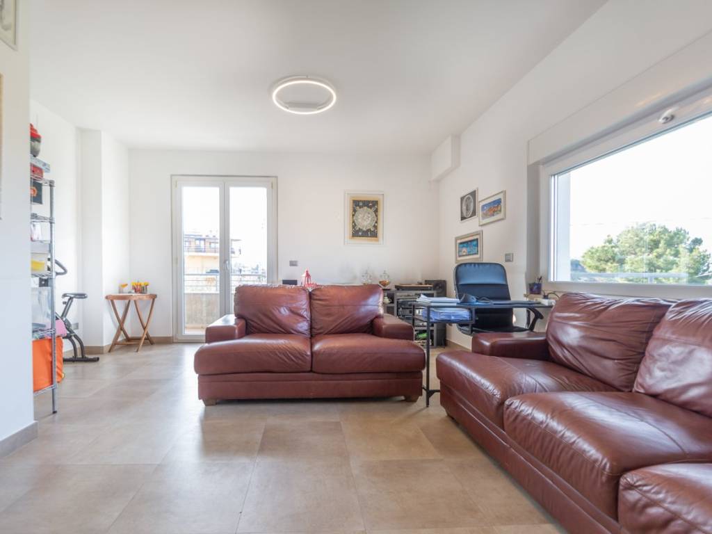 casa indipendente in vendita a Pescara in zona Colle Scorrano